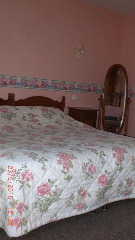 Auberge De L'Atre Quarre-les-Tombes Номер фото